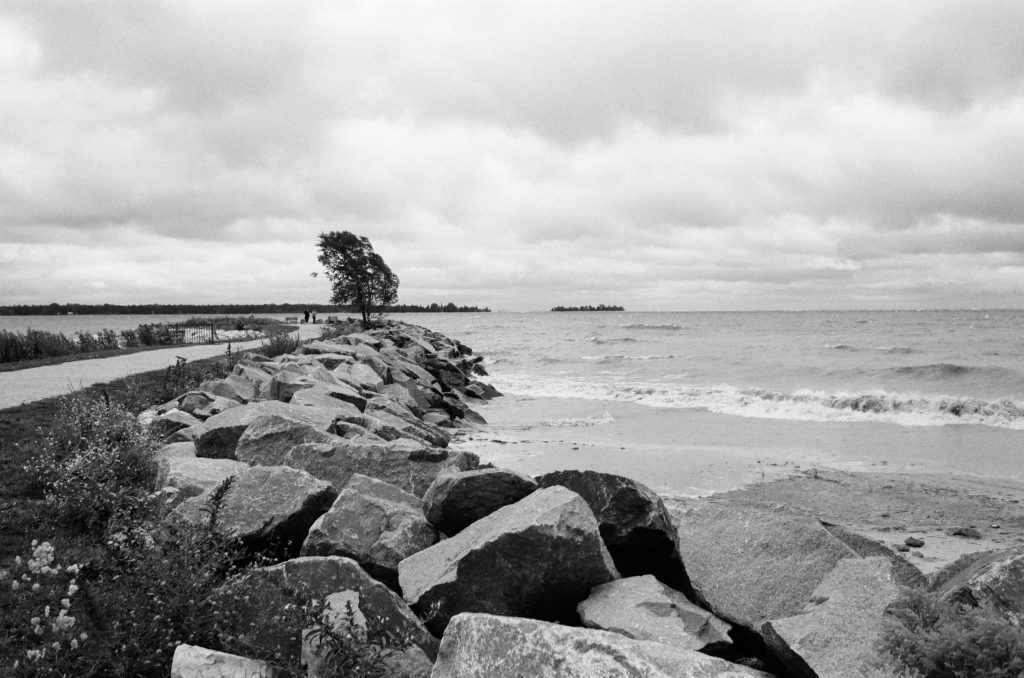 Cold Wind and Rain, Lake Michigan. Nikon FE2, Nikkor 35mm 2.8 Ais